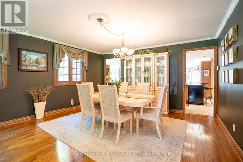 47 Woodend Drive, Hamilton, ON - Indoor Photo Showing Dining Room