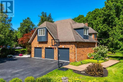 47 Woodend Drive, Hamilton, ON - Outdoor