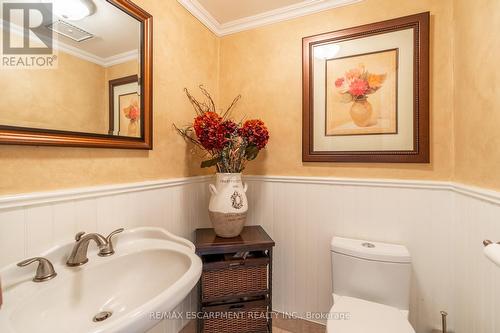 47 Woodend Drive, Hamilton, ON - Indoor Photo Showing Bathroom