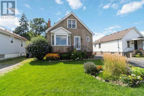 28 Walter Avenue S, Hamilton (Normanhurst), ON - Outdoor With Facade