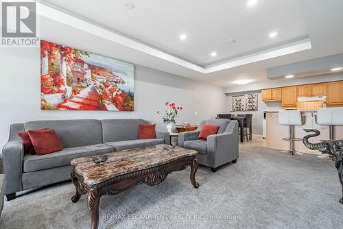 308 - 990 Golf Links Road, Hamilton (Meadowlands), ON - Indoor Photo Showing Living Room