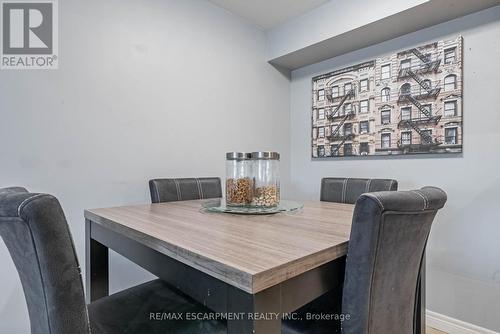 308 - 990 Golf Links Road, Hamilton (Meadowlands), ON - Indoor Photo Showing Dining Room