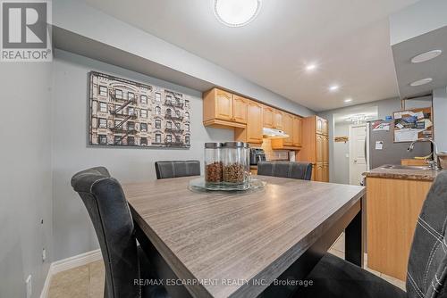 308 - 990 Golf Links Road, Hamilton (Meadowlands), ON - Indoor Photo Showing Dining Room