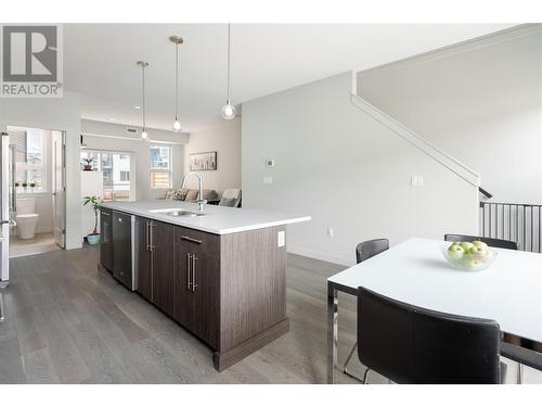 3630 Mission Springs Drive Unit# 108, Kelowna, BC - Indoor Photo Showing Kitchen