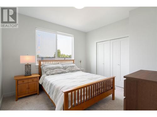 3630 Mission Springs Drive Unit# 108, Kelowna, BC - Indoor Photo Showing Bedroom