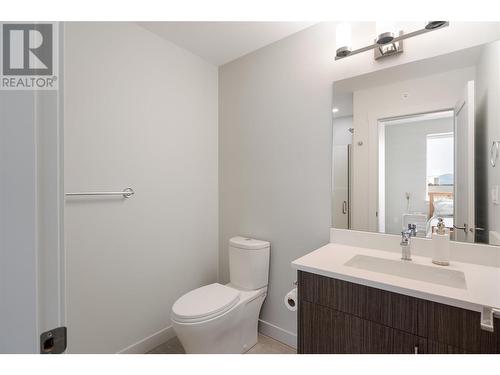 3630 Mission Springs Drive Unit# 108, Kelowna, BC - Indoor Photo Showing Bathroom