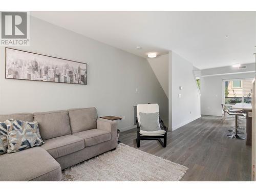 3630 Mission Springs Drive Unit# 108, Kelowna, BC - Indoor Photo Showing Living Room