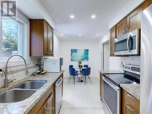 100 Seaton Drive, Aurora (Aurora Highlands), ON - Indoor Photo Showing Kitchen With Double Sink