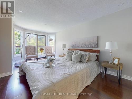 100 Seaton Drive, Aurora (Aurora Highlands), ON - Indoor Photo Showing Bedroom