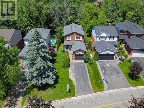 100 Seaton Drive, Aurora (Aurora Highlands), ON - Outdoor With Facade