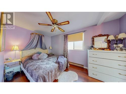 8901 92Nd Avenue, Osoyoos, BC - Indoor Photo Showing Bedroom