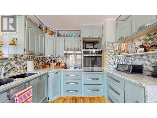 8901 92Nd Avenue, Osoyoos, BC - Indoor Photo Showing Kitchen With Double Sink