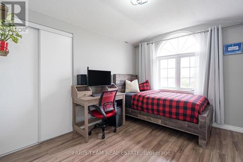 28 Sun King Crescent, Barrie (Innis-Shore), ON - Indoor Photo Showing Bedroom