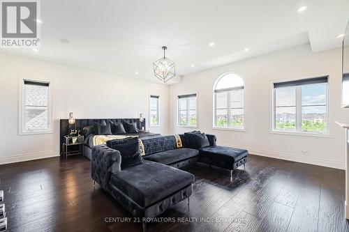 36 Quintette Close, Brampton (Bram East), ON - Indoor Photo Showing Living Room