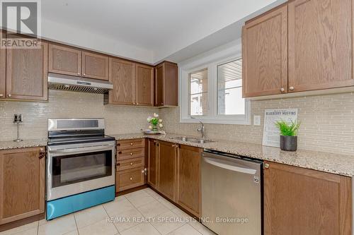 28 - 200 Veterans Drive, Brampton (Northwest Brampton), ON - Indoor Photo Showing Kitchen With Double Sink