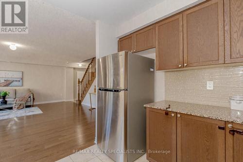 28 - 200 Veterans Drive, Brampton (Northwest Brampton), ON - Indoor Photo Showing Kitchen