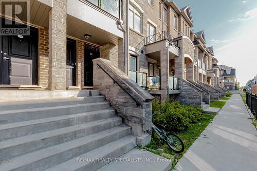 28 - 200 Veterans Drive, Brampton (Northwest Brampton), ON - Outdoor With Facade