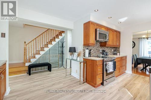 7 Newbridge Crescent, Brampton (Westgate), ON - Indoor