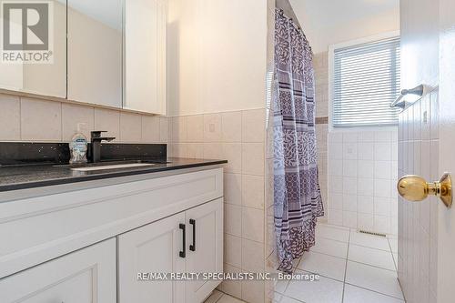 7 Newbridge Crescent, Brampton (Westgate), ON - Indoor Photo Showing Bathroom