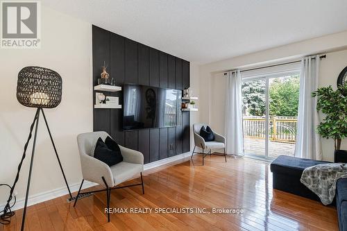 7 Newbridge Crescent, Brampton (Westgate), ON - Indoor Photo Showing Living Room