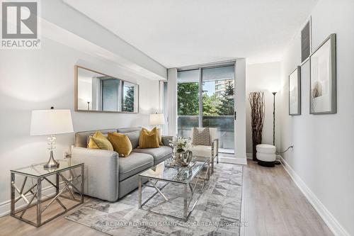 306 - 35 Finch Avenue E, Toronto (Willowdale East), ON - Indoor Photo Showing Living Room