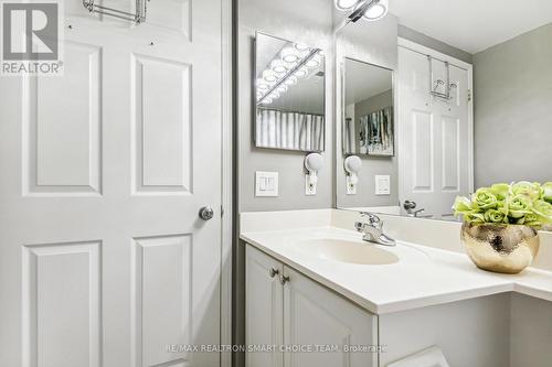 306 - 35 Finch Avenue E, Toronto (Willowdale East), ON - Indoor Photo Showing Bathroom