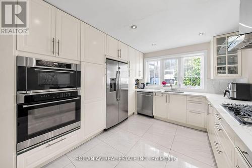 3 Alamosa Drive, Toronto (Bayview Village), ON - Indoor Photo Showing Kitchen