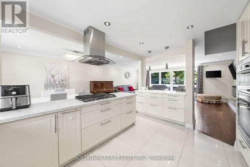 3 Alamosa Drive, Toronto, ON - Indoor Photo Showing Kitchen