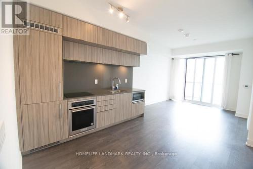 310 - 80 Vanauley Street, Toronto (Kensington-Chinatown), ON - Indoor Photo Showing Kitchen