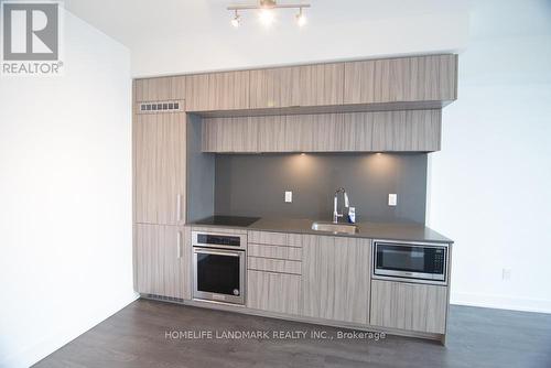 310 - 80 Vanauley Street, Toronto (Kensington-Chinatown), ON - Indoor Photo Showing Kitchen