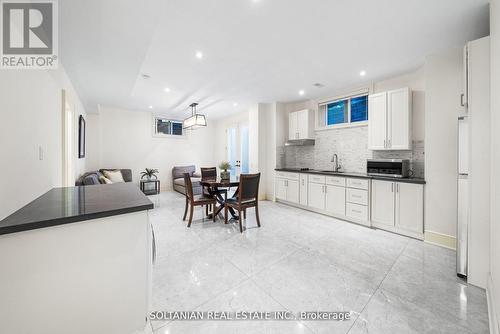 176 Empress Avenue, Toronto (Willowdale East), ON - Indoor Photo Showing Kitchen