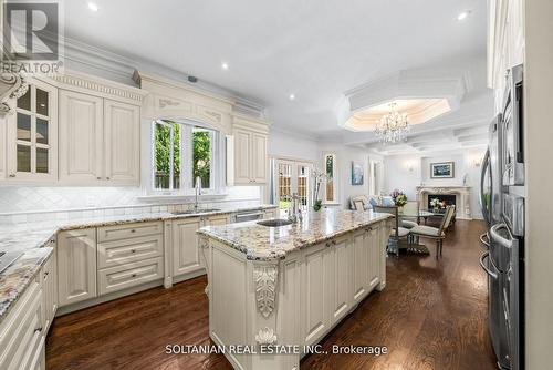 176 Empress Avenue, Toronto (Willowdale East), ON - Indoor Photo Showing Kitchen With Upgraded Kitchen