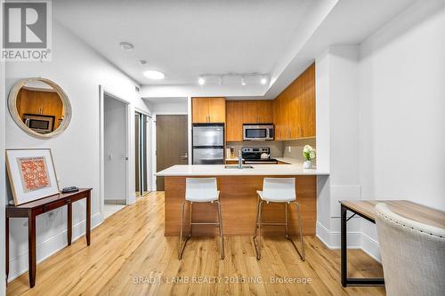 604 - 560 Front Street W, Toronto (Waterfront Communities), ON - Indoor Photo Showing Kitchen