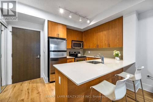 604 - 560 Front Street W, Toronto (Waterfront Communities), ON - Indoor Photo Showing Kitchen