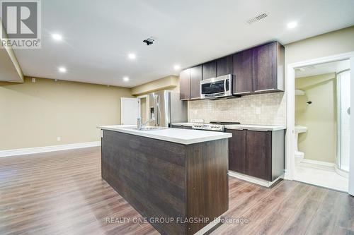 24 Wendat Trail, Springwater (Midhurst), ON - Indoor Photo Showing Kitchen