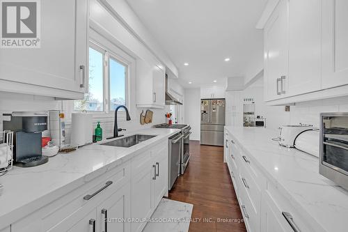 62 Swanston Crescent, Ajax (South West), ON - Indoor Photo Showing Kitchen With Upgraded Kitchen