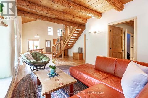 5745 Line 3 N, Midland, ON - Indoor Photo Showing Living Room