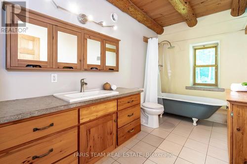 5745 Line 3 N, Midland, ON - Indoor Photo Showing Bathroom