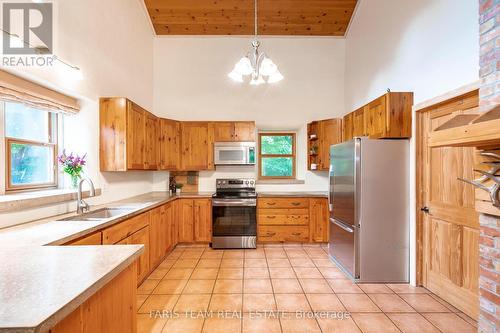 5745 Line 3 N, Midland, ON - Indoor Photo Showing Kitchen With Stainless Steel Kitchen