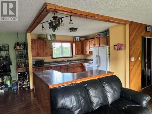 189 Snowsell Street N, Kelowna, BC - Indoor Photo Showing Kitchen