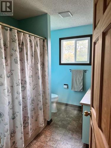 189 Snowsell Street N, Kelowna, BC - Indoor Photo Showing Bathroom