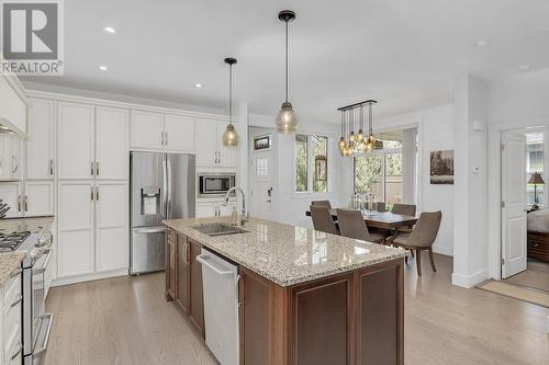 1960 Klo Road Unit# 20, Kelowna, BC - Indoor Photo Showing Kitchen With Upgraded Kitchen