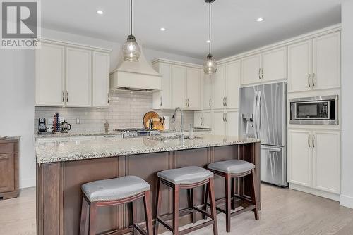 1960 Klo Road Unit# 20, Kelowna, BC - Indoor Photo Showing Kitchen With Upgraded Kitchen