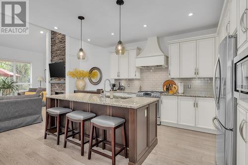 1960 Klo Road Unit# 20, Kelowna, BC - Indoor Photo Showing Kitchen With Upgraded Kitchen