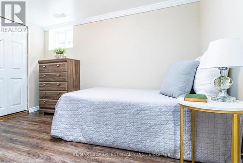 28 East 23Rd Street, Hamilton (Eastmount), ON - Indoor Photo Showing Bedroom