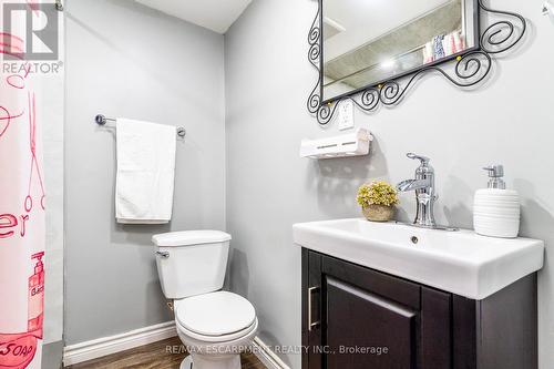 28 East 23Rd Street, Hamilton (Eastmount), ON - Indoor Photo Showing Bathroom