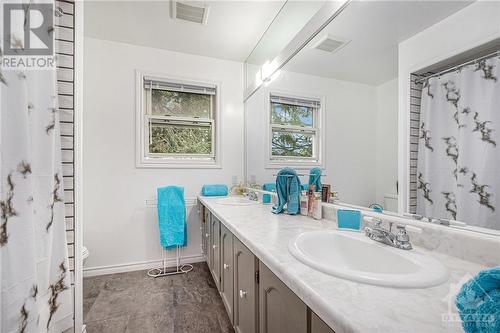 728 Glen Tay Road, Perth, ON - Indoor Photo Showing Bathroom