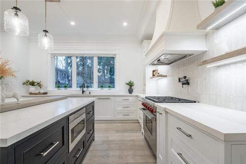 620 King Road, Burlington, ON - Indoor Photo Showing Kitchen