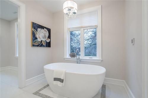 620 King Road, Burlington, ON - Indoor Photo Showing Bathroom