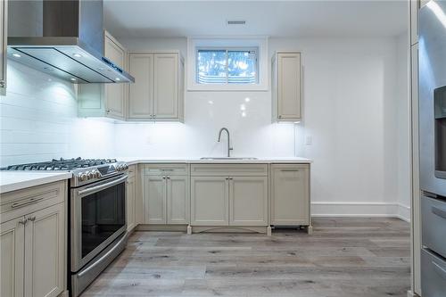 620 King Road, Burlington, ON - Indoor Photo Showing Kitchen With Upgraded Kitchen